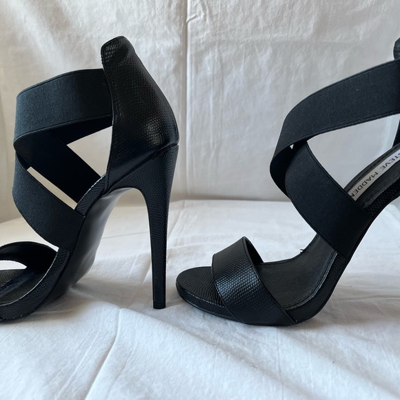 Steve Madden Marla Leather heels . Size 7 , comes with original box. 4” heels. - Picture 3 of 9